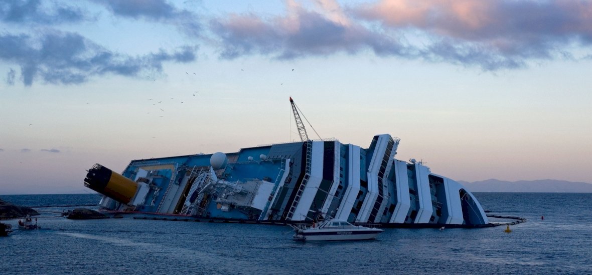 Szomorú évforduló: 10 éve történt a Costa Concordia hajóbaleset